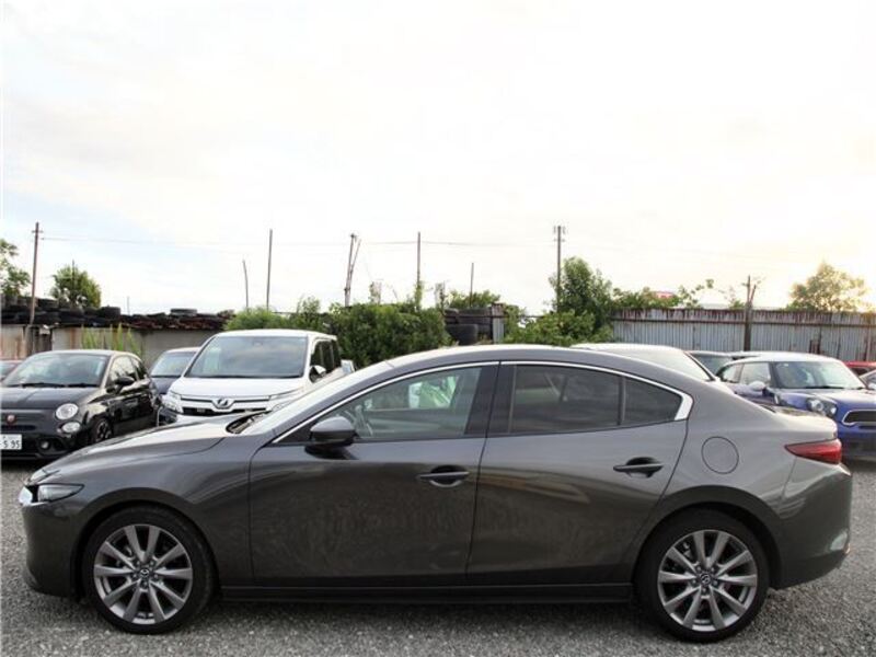 MAZDA3