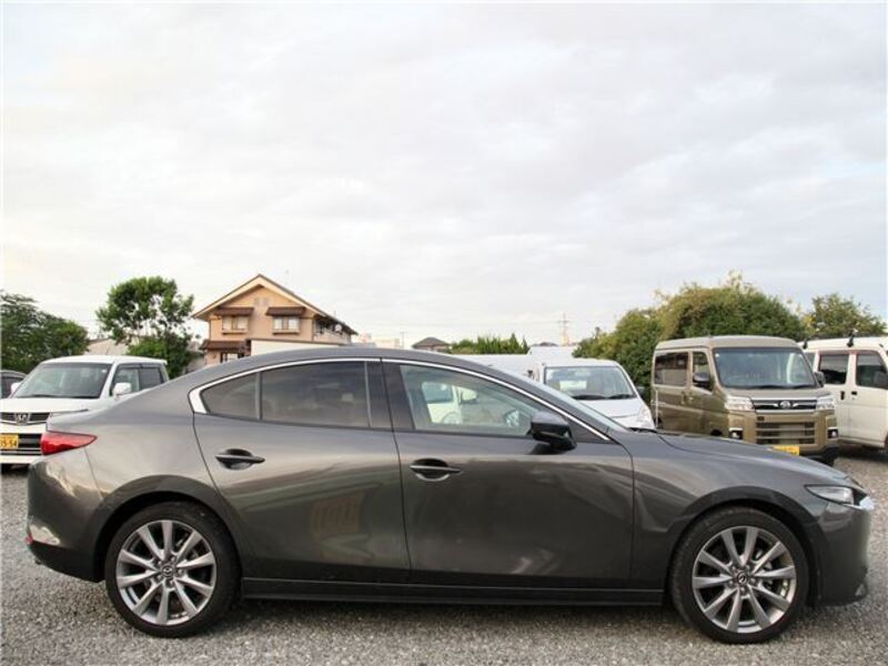 MAZDA3
