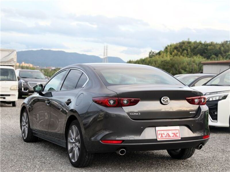 MAZDA3