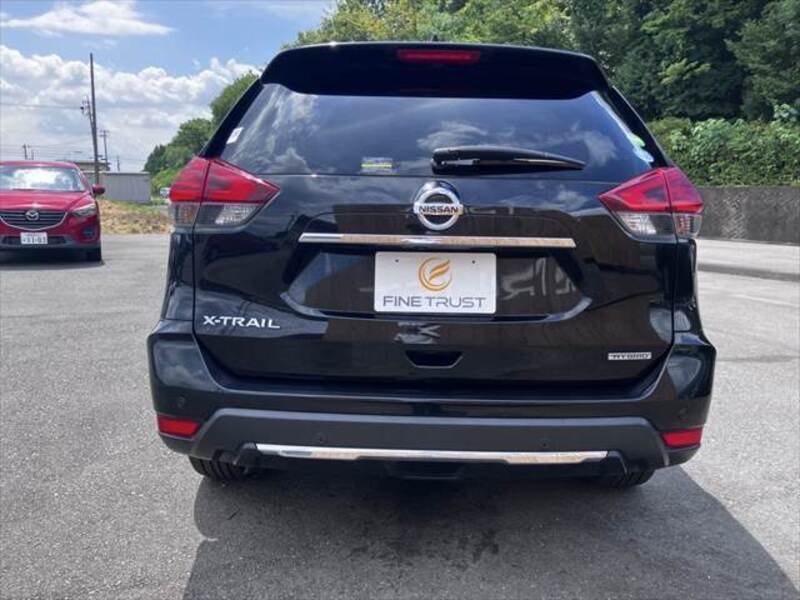 X-TRAIL