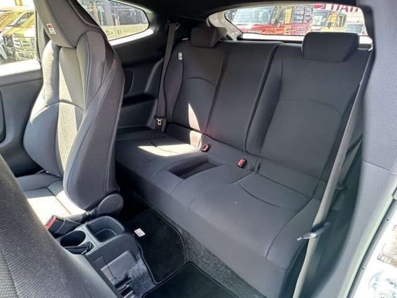 GR YARIS