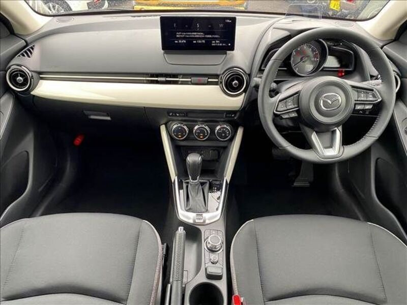 MAZDA2