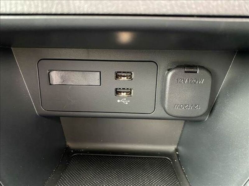 MAZDA2