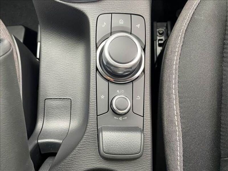 MAZDA2