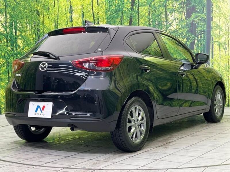 MAZDA2