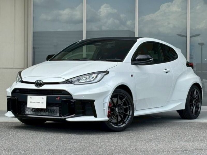 GR YARIS-0