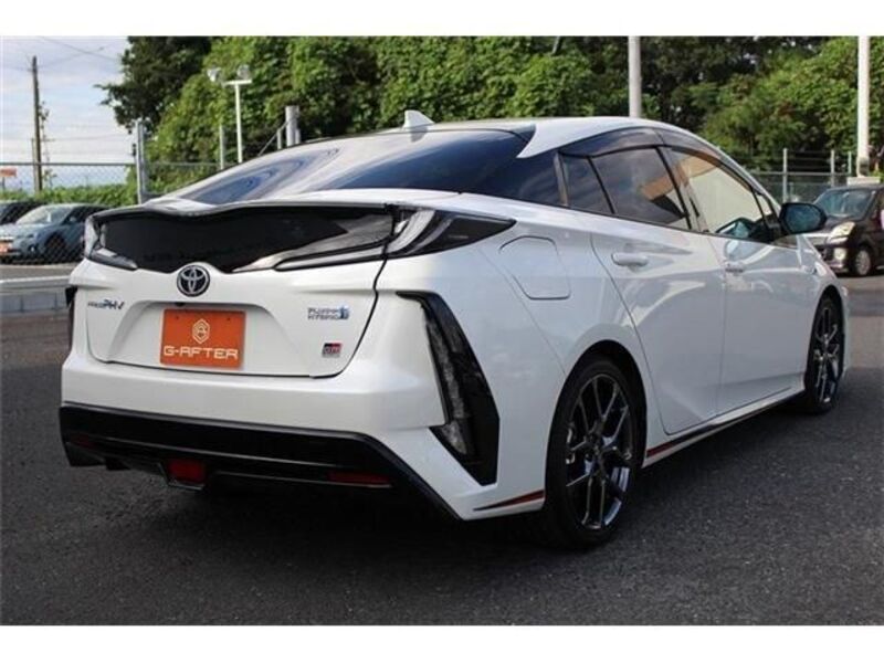 PRIUS PHV