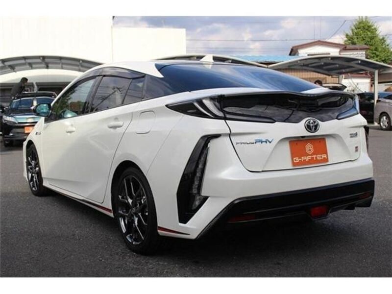 PRIUS PHV