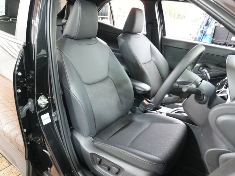 YARIS CROSS