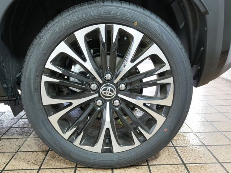 YARIS CROSS