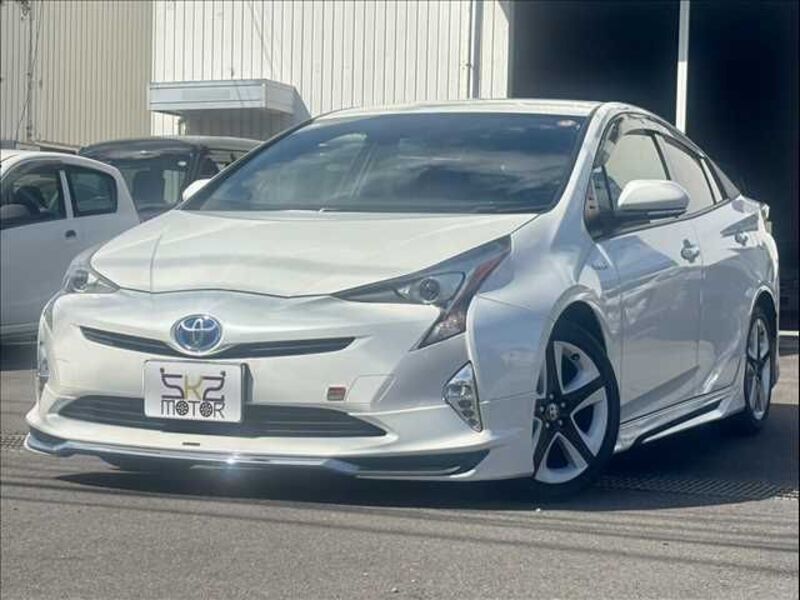 TOYOTA PRIUS
