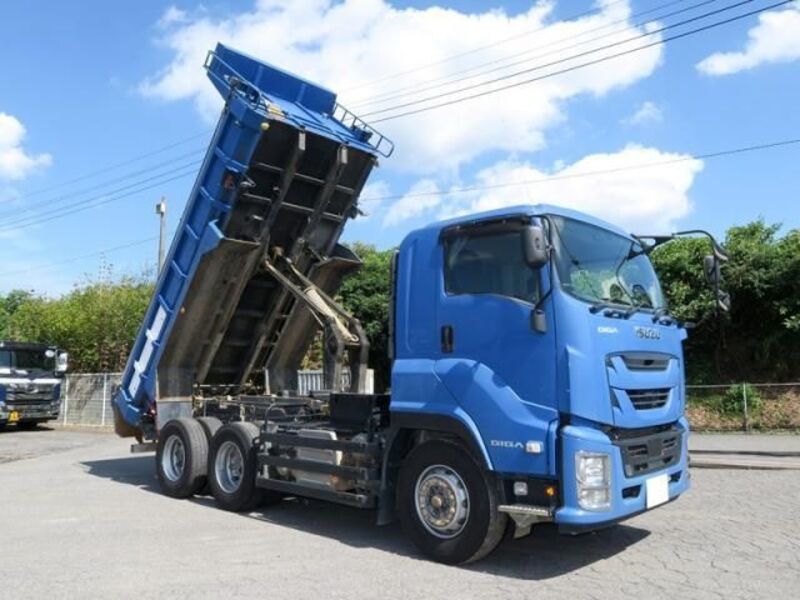 ISUZU GIGA