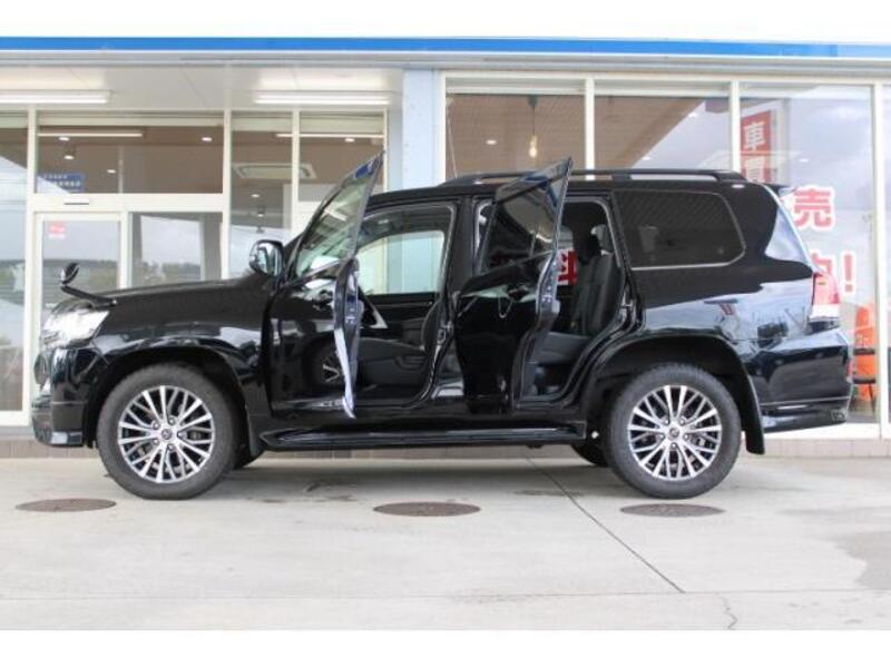 LAND CRUISER