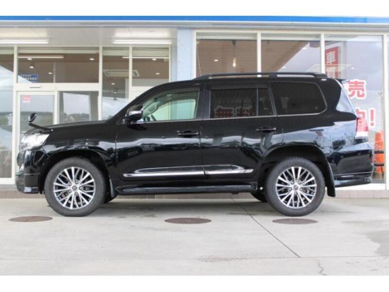 LAND CRUISER