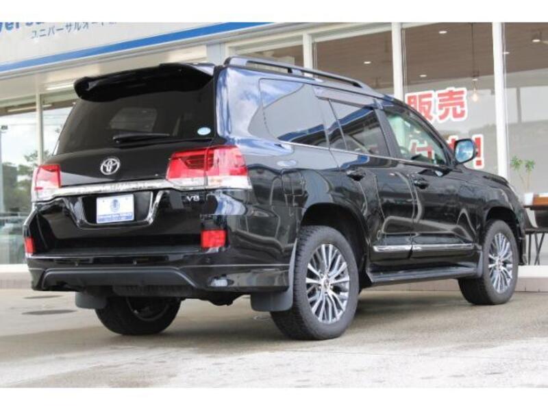 LAND CRUISER