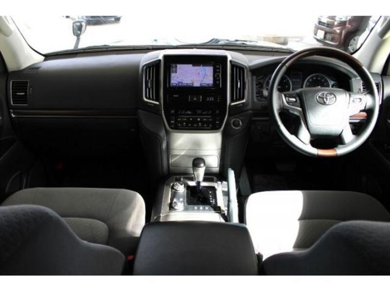 LAND CRUISER