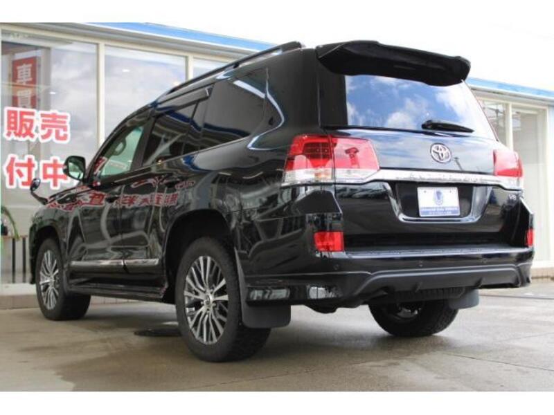 LAND CRUISER