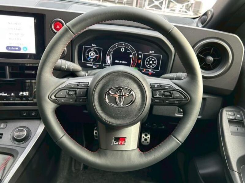 GR YARIS