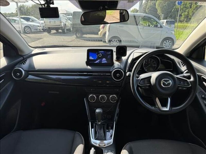 MAZDA2