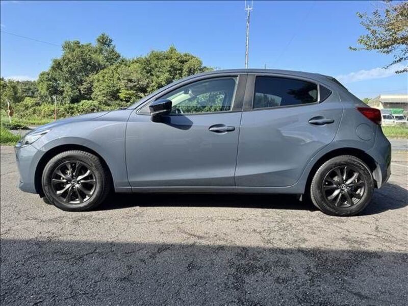 MAZDA2