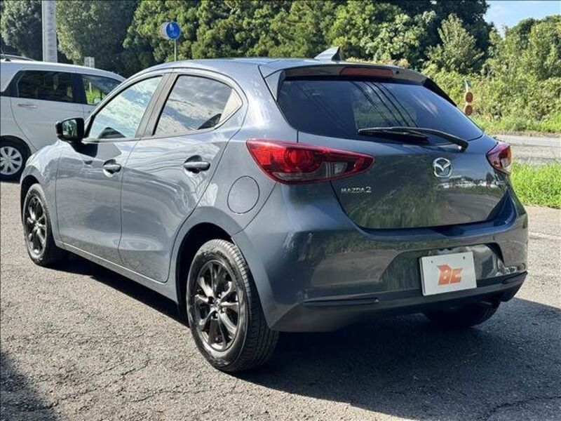 MAZDA2