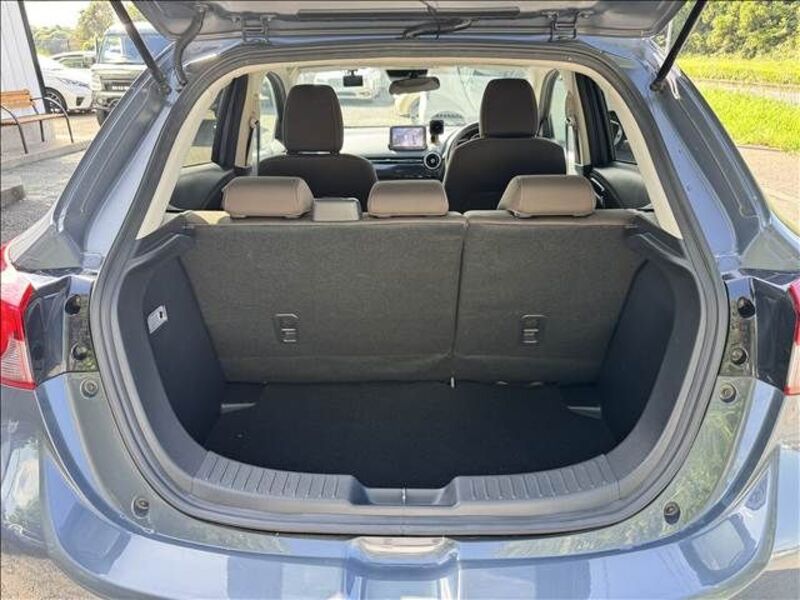 MAZDA2
