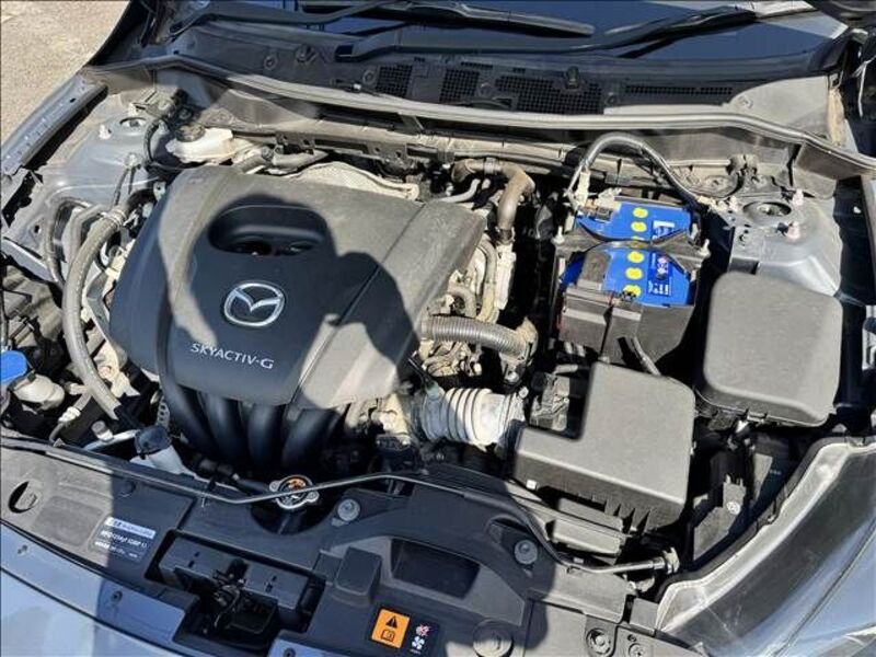 MAZDA2