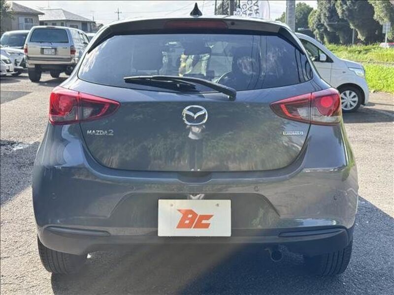 MAZDA2
