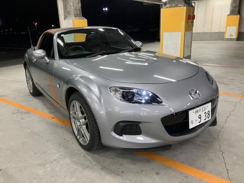 ROADSTER-0