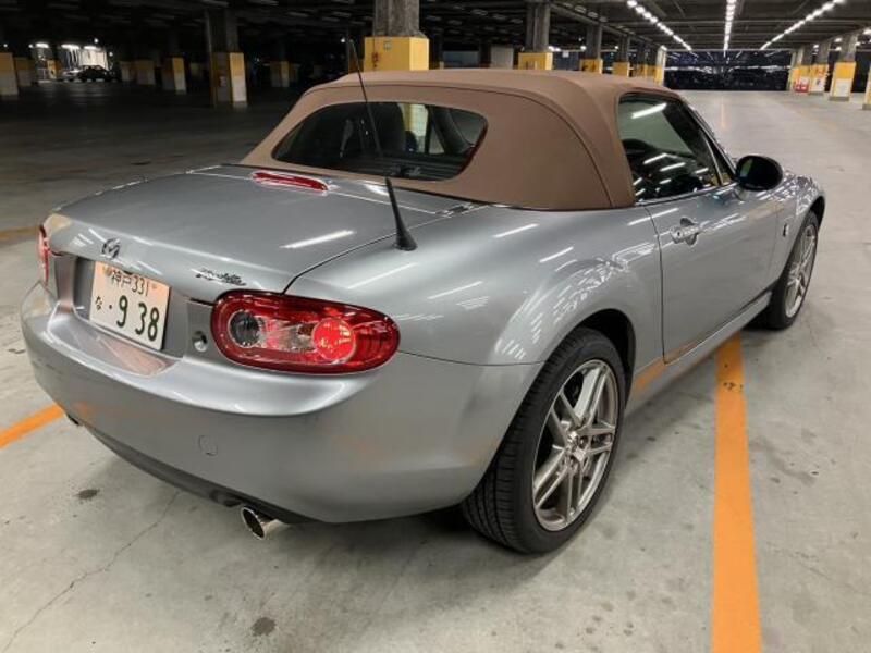 ROADSTER