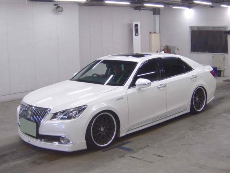 TOYOTA CROWN MAJESTA