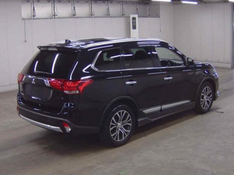 OUTLANDER