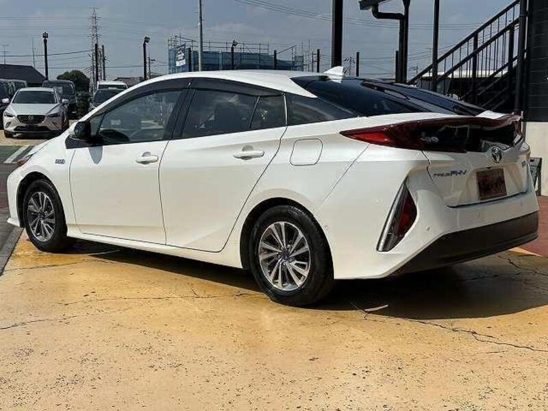 PRIUS PHV