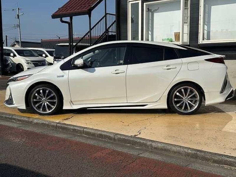 PRIUS PHV