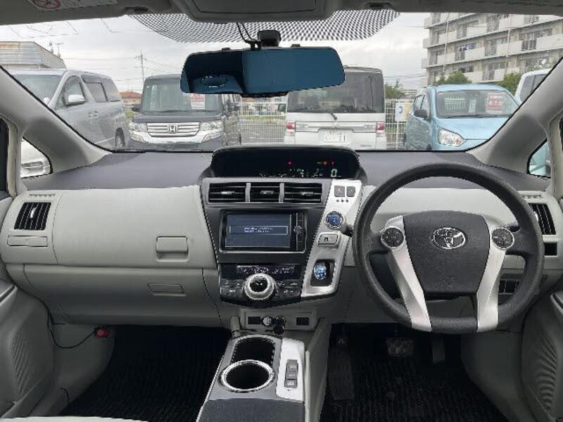PRIUS ALPHA