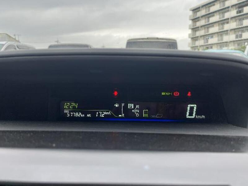 PRIUS ALPHA