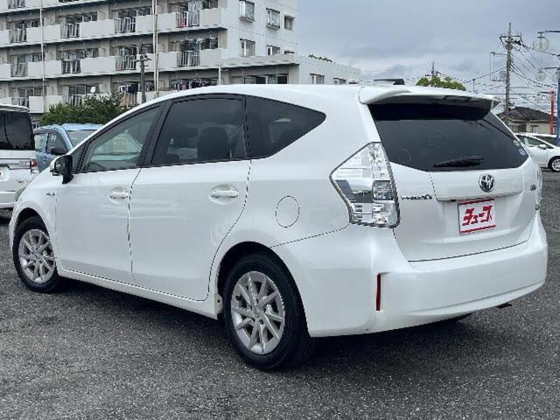 PRIUS ALPHA