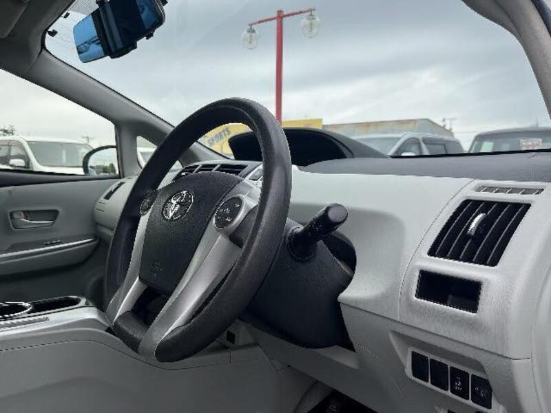 PRIUS ALPHA