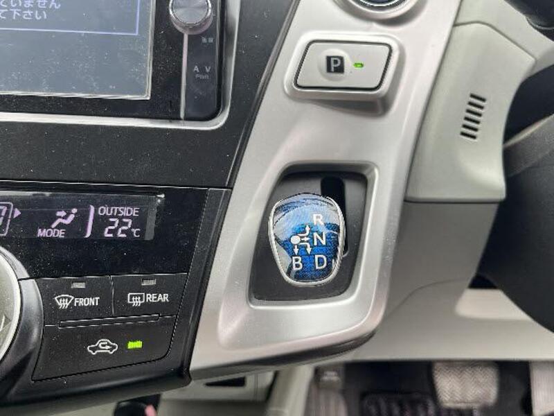 PRIUS ALPHA