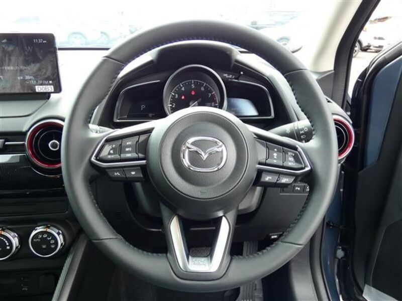 MAZDA2