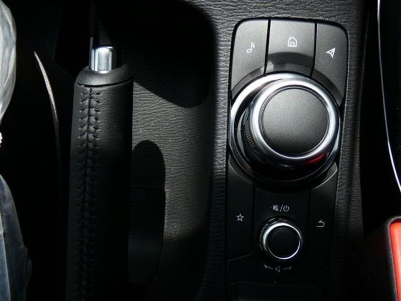 MAZDA2