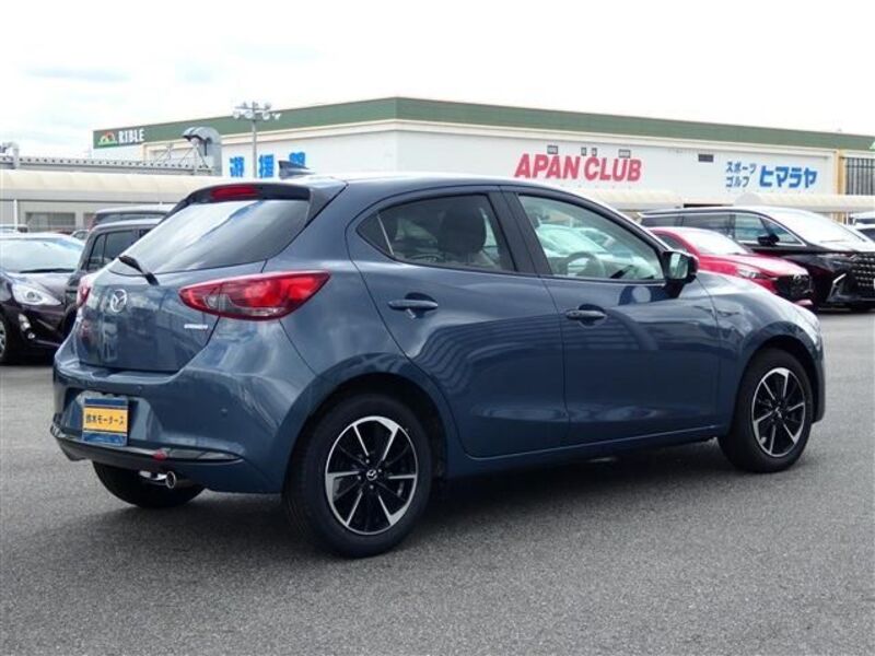 MAZDA2