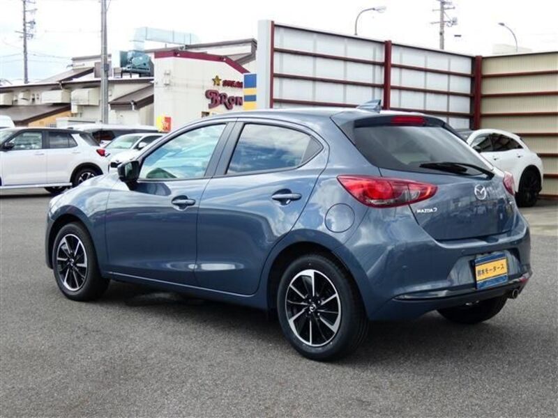 MAZDA2