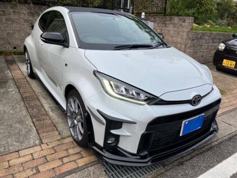 GR YARIS