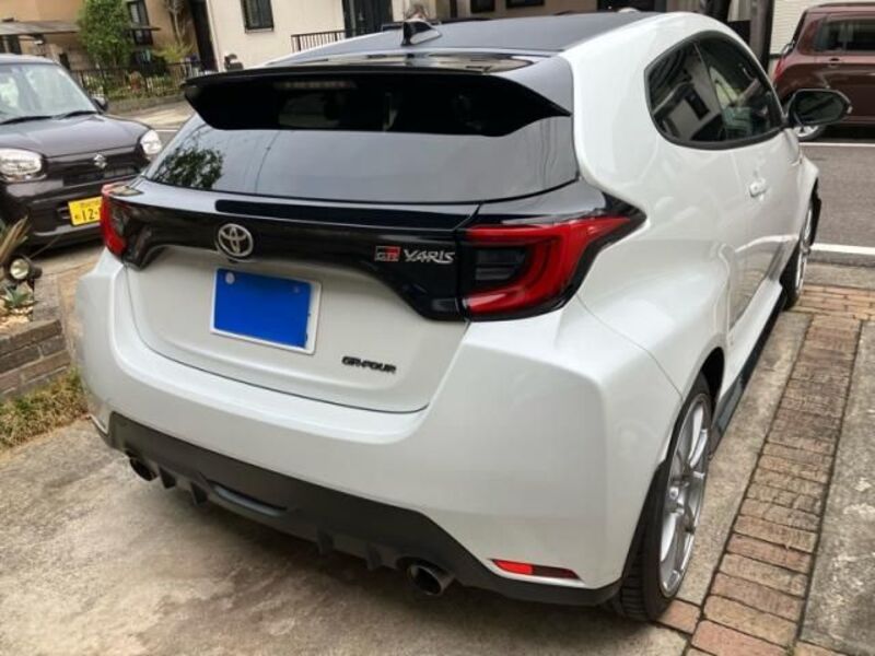 GR YARIS