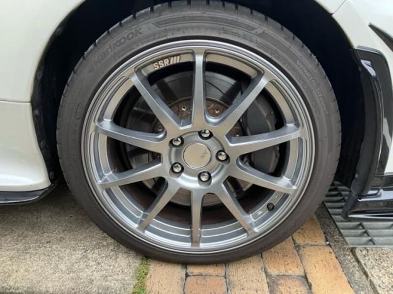 GR YARIS