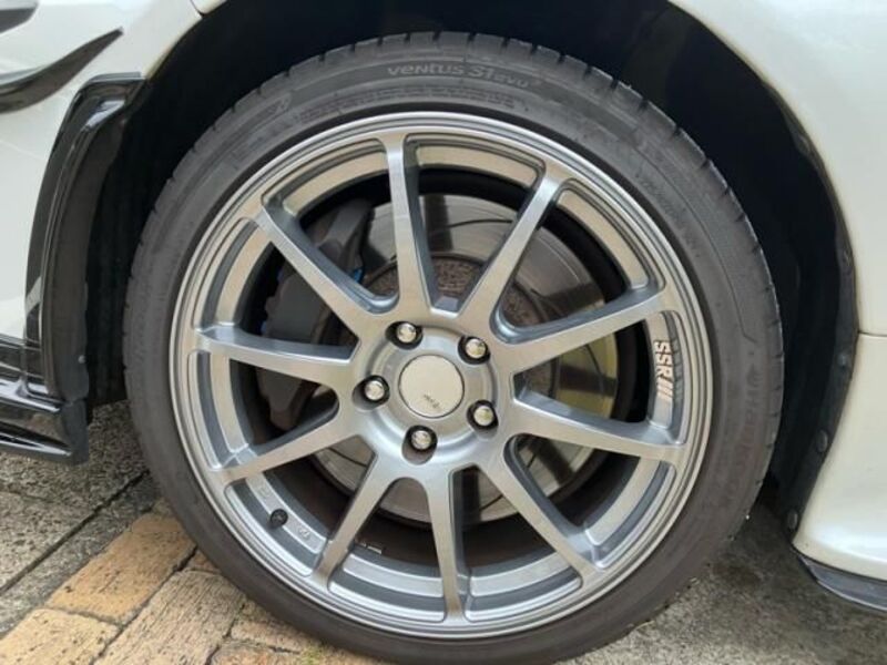 GR YARIS