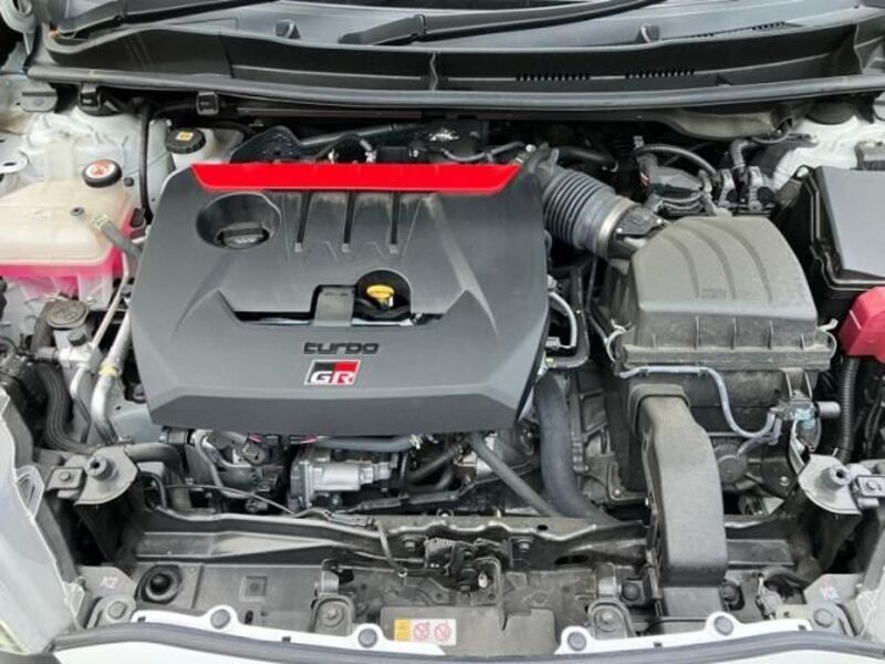 GR YARIS