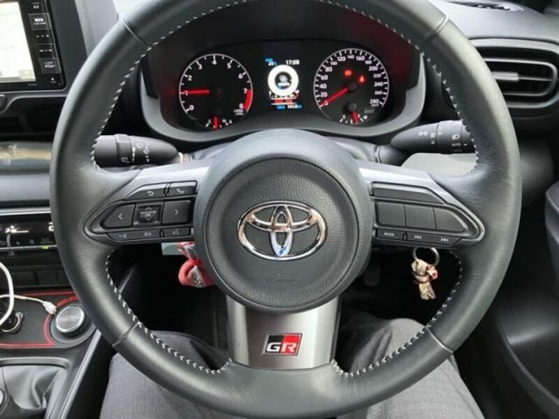 GR YARIS