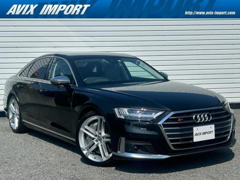 AUDI S8